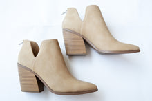 Load image into Gallery viewer, Luna Booties