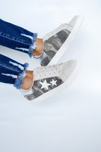 Load image into Gallery viewer, Sanford Sneakers